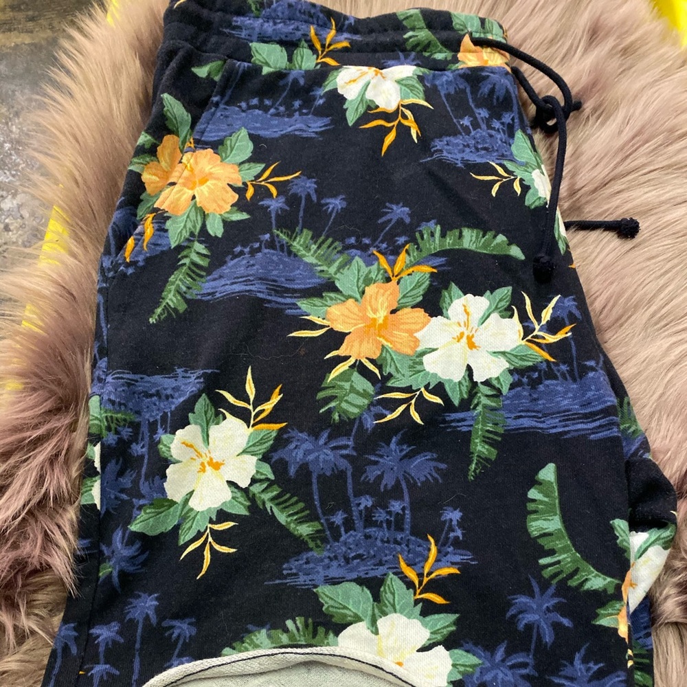 Floral sweat short